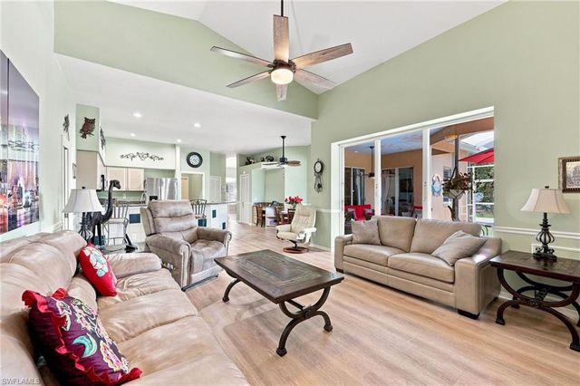 195 Palmetto Dunes CIR, Naples, FL 34113