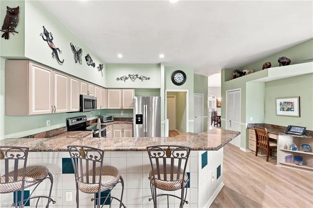 195 Palmetto Dunes CIR, Naples, FL 34113