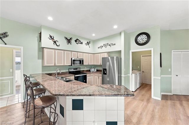 195 Palmetto Dunes CIR, Naples, FL 34113