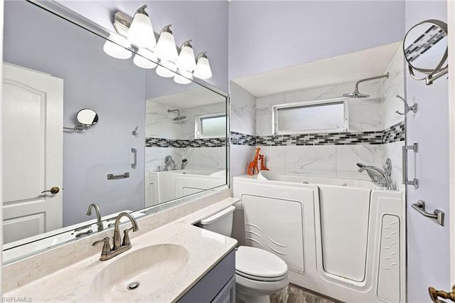 195 Palmetto Dunes CIR, Naples, FL 34113