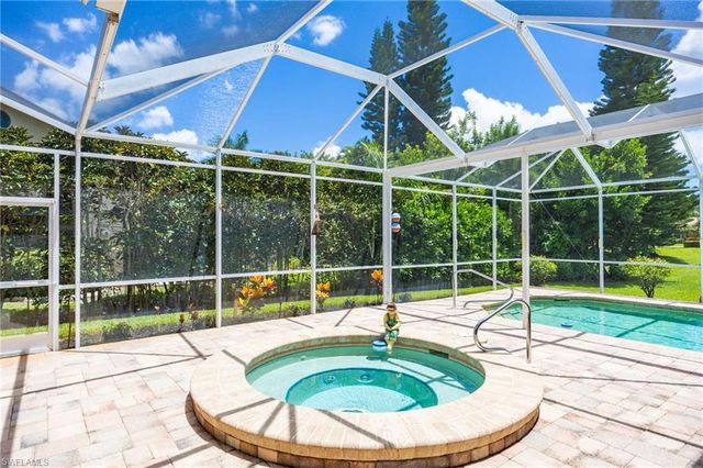 195 Palmetto Dunes CIR, Naples, FL 34113