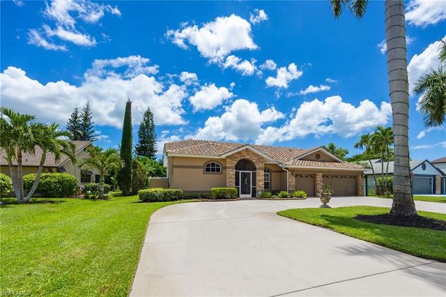 195 Palmetto Dunes CIR, Naples, FL 34113