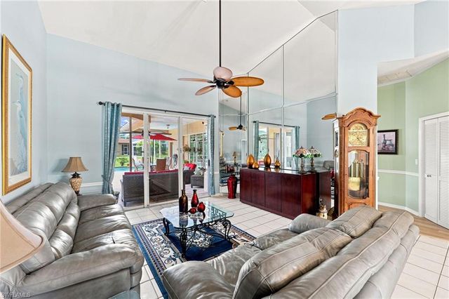 195 Palmetto Dunes CIR, Naples, FL 34113