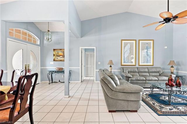 195 Palmetto Dunes CIR, Naples, FL 34113