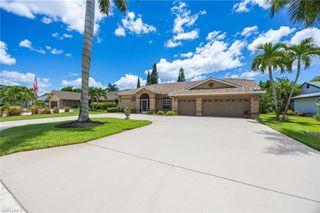 195 Palmetto Dunes CIR, Naples, FL 34113