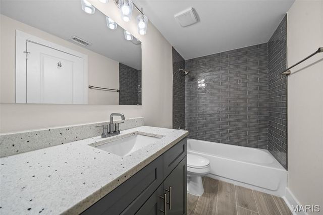 5630 Pershing Avenue 27, St Louis, MO 63112