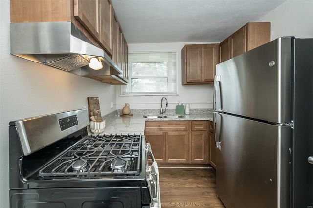 4117 Ravenwood Avenue, St Louis, MO 63121