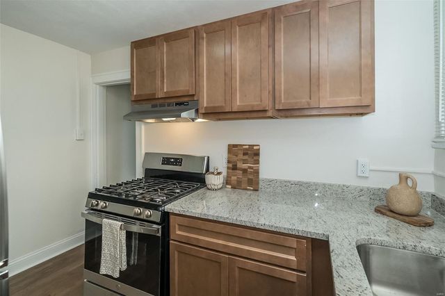 4117 Ravenwood Avenue, St Louis, MO 63121