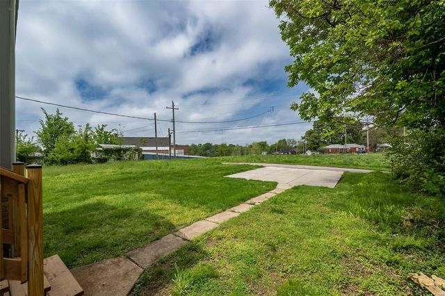 4117 Ravenwood Avenue, St Louis, MO 63121