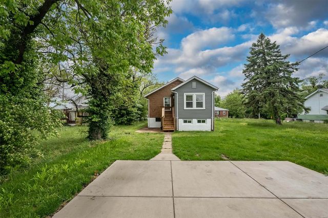 4117 Ravenwood Avenue, St Louis, MO 63121