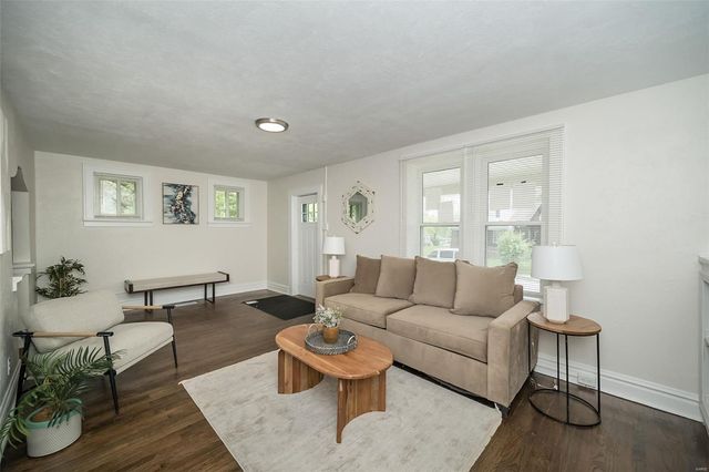 4117 Ravenwood Avenue, St Louis, MO 63121