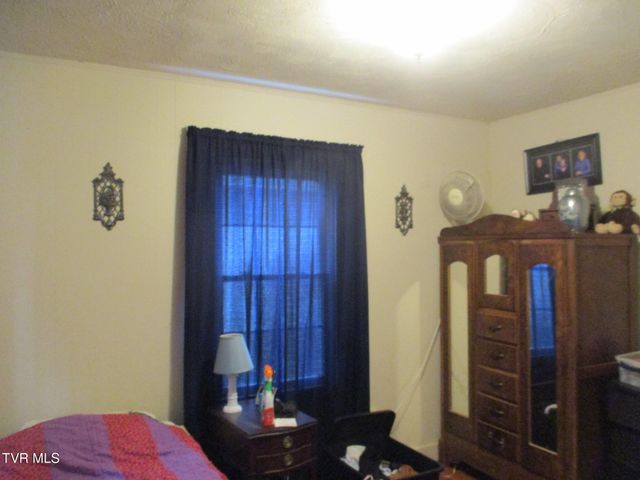 431 Maple Street, Glade Spring, VA 24340