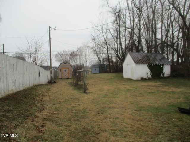 431 Maple Street, Glade Spring, VA 24340