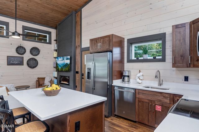 984 Goose Gap Rd Road, Sevierville, TN 37876