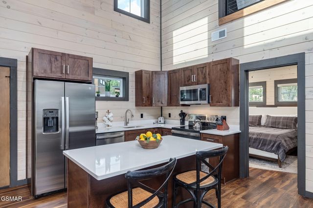 984 Goose Gap Rd Road, Sevierville, TN 37876