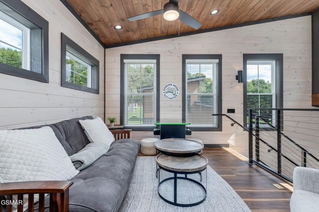 984 Goose Gap Rd Road, Sevierville, TN 37876