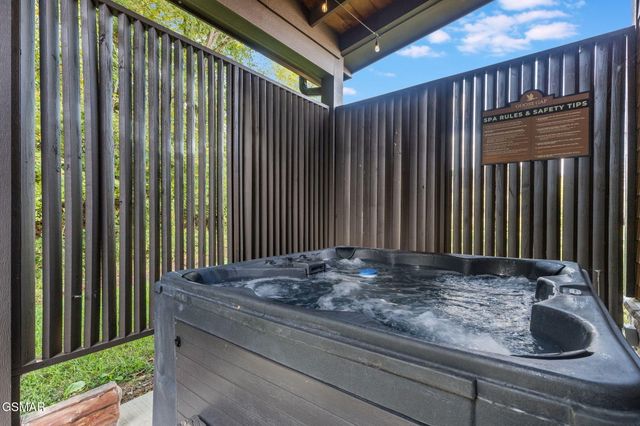 984 Goose Gap Rd Road, Sevierville, TN 37876