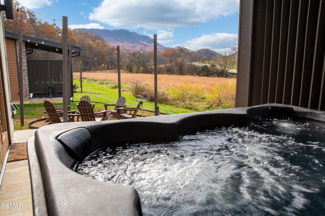 984 Goose Gap Rd Road, Sevierville, TN 37876