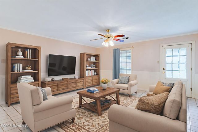 401 Rain Tree Trail, Lafayette, LA 70507