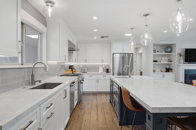 2929 Latham Dr, Sacramento, CA 95864