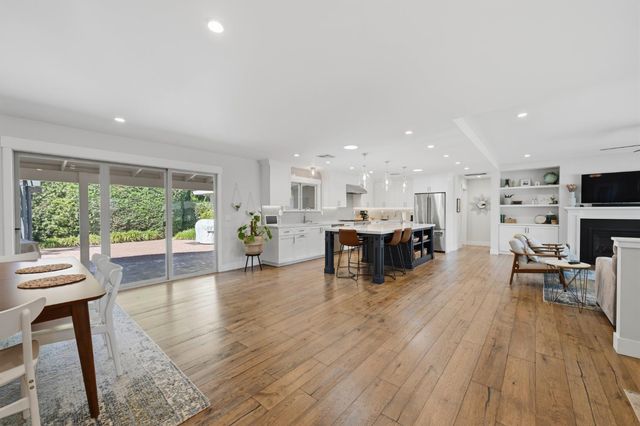 2929 Latham Dr, Sacramento, CA 95864