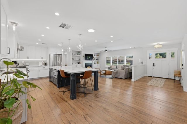 2929 Latham Dr, Sacramento, CA 95864