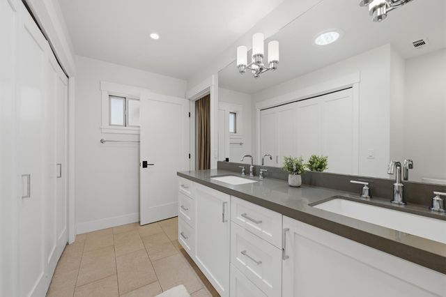 2929 Latham Dr, Sacramento, CA 95864