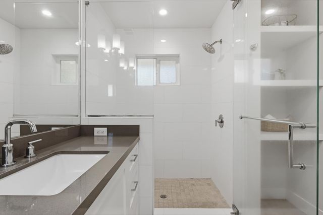 2929 Latham Dr, Sacramento, CA 95864