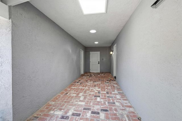 2929 Latham Dr, Sacramento, CA 95864