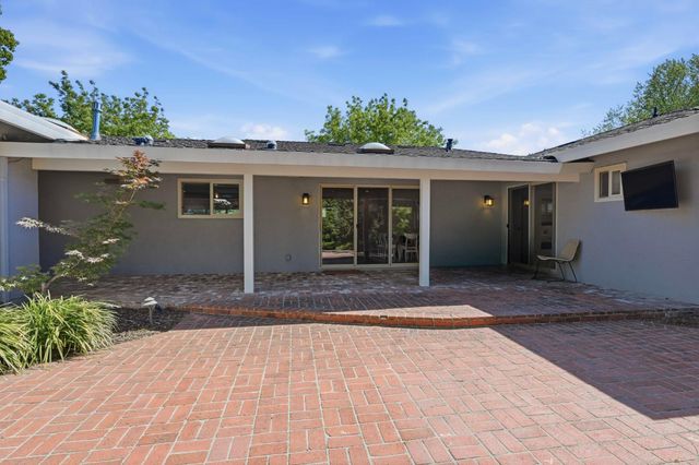 2929 Latham Dr, Sacramento, CA 95864