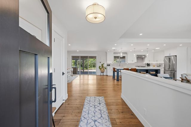 2929 Latham Dr, Sacramento, CA 95864