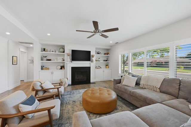 2929 Latham Dr, Sacramento, CA 95864