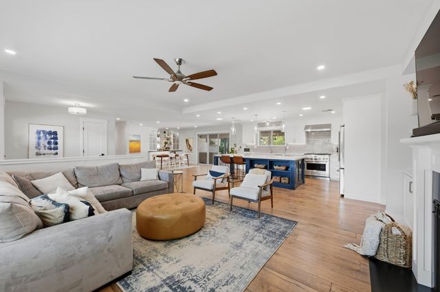 2929 Latham Dr, Sacramento, CA 95864