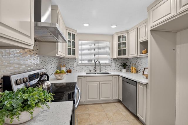 2672 Senter Creek Court, San Jose, CA 95111