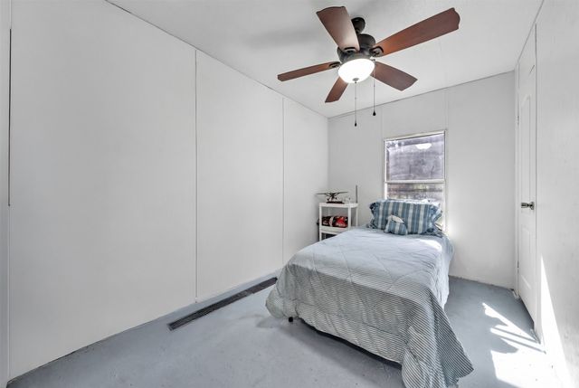 220 Country Side Court, Springtown, TX 76082