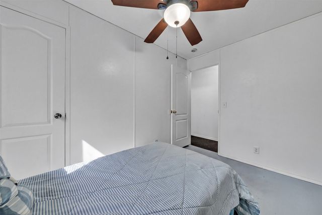 220 Country Side Court, Springtown, TX 76082