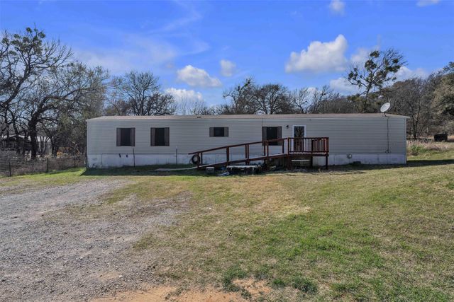 220 Country Side Court, Springtown, TX 76082
