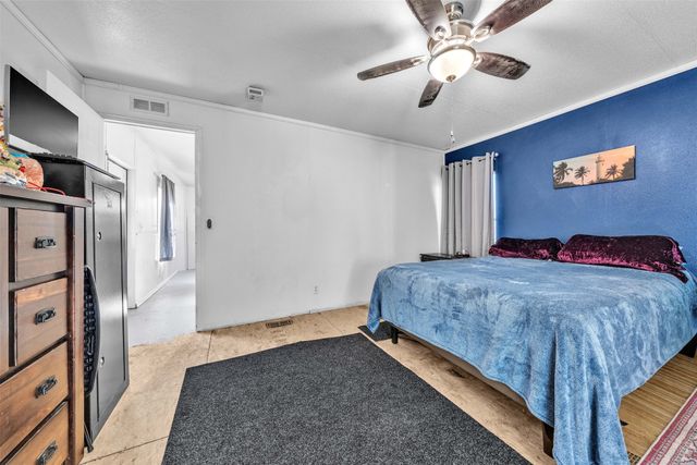 220 Country Side Court, Springtown, TX 76082