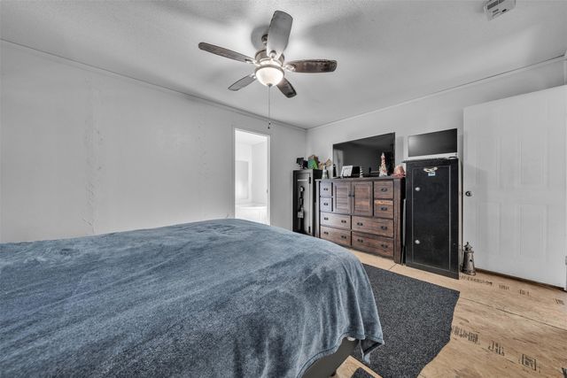 220 Country Side Court, Springtown, TX 76082