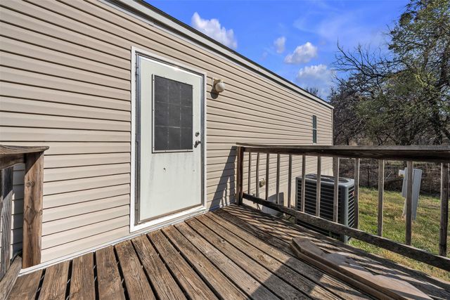 220 Country Side Court, Springtown, TX 76082