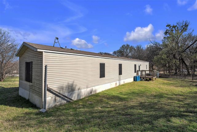 220 Country Side Court, Springtown, TX 76082