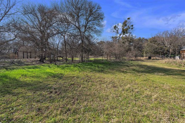 220 Country Side Court, Springtown, TX 76082