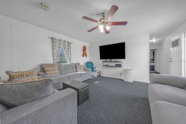 220 Country Side Court, Springtown, TX 76082