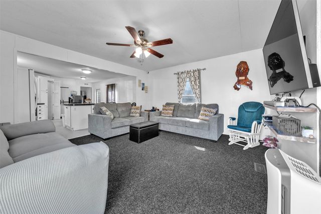 220 Country Side Court, Springtown, TX 76082