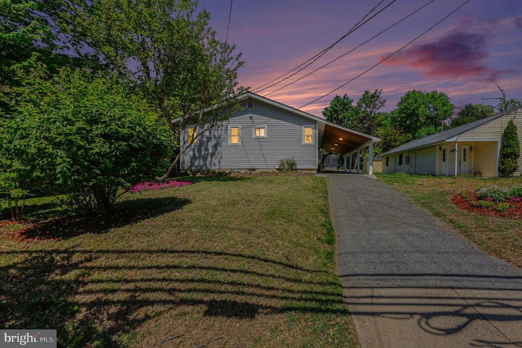 Image 1 of property listing at 1602 ERSKINE ST, Hyattsville, MD 20783