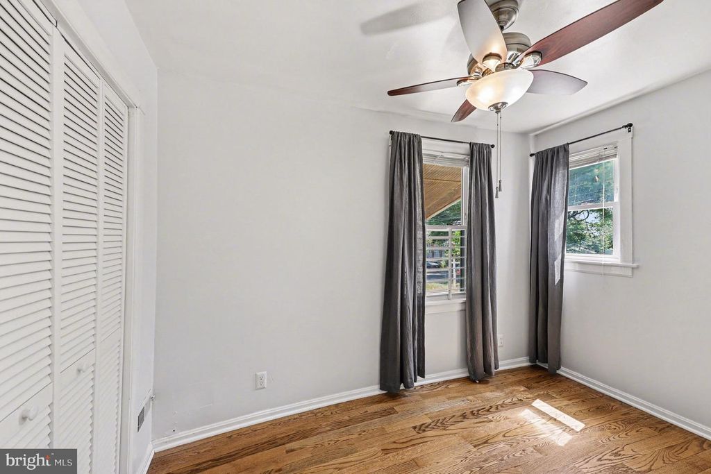 Image 15 of property listing at 1602 ERSKINE ST, Hyattsville, MD 20783