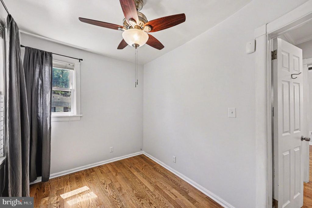 Image 17 of property listing at 1602 ERSKINE ST, Hyattsville, MD 20783