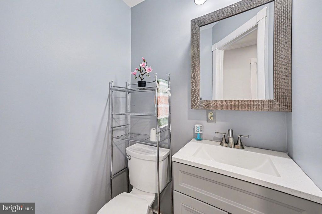 Image 20 of property listing at 1602 ERSKINE ST, Hyattsville, MD 20783