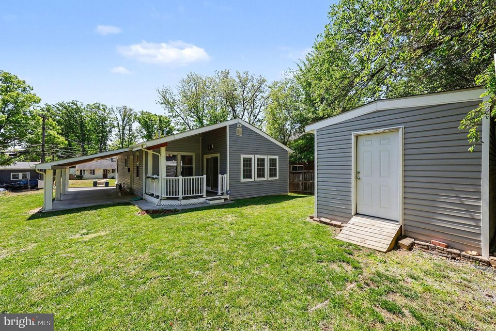 Image 23 of property listing at 1602 ERSKINE ST, Hyattsville, MD 20783