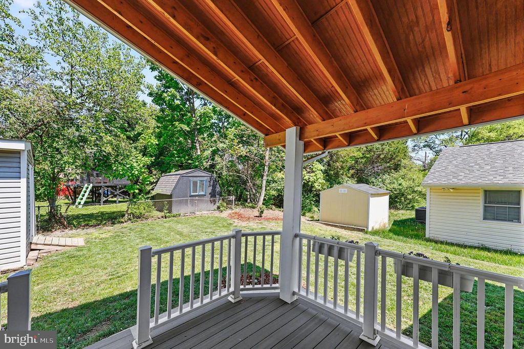 Image 25 of property listing at 1602 ERSKINE ST, Hyattsville, MD 20783